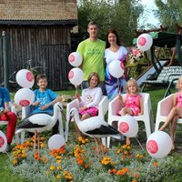 Rūpīgi un pārdomāti plānota 'triecienvienība' – piecu bērnu ģimene no Jelgavas
