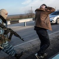 Krimā svētdien nolaupītie aktīvisti un žurnālisti atbrīvoti