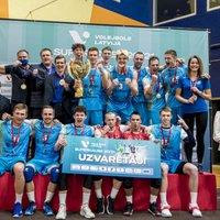 Jēkabpils 'Lūši' volejbolisti piecu setu cīņā uzvar Latvijas Superkausā