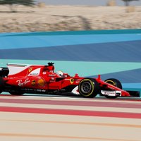 Fetels ātrākais Bahreinas 'Grand Prix' treniņbraucienu pirmajās divās sesijās