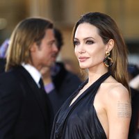 Анджелина Джоли планирует операцию по удалению яичников