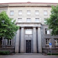 AM pārsūdz spriedumu par kompensāciju Daugavā noslīkušā izpletņlēcēja mātei