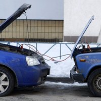 43% automašīnu Latvijā ir problēmas ar gaismām un akumulatoru