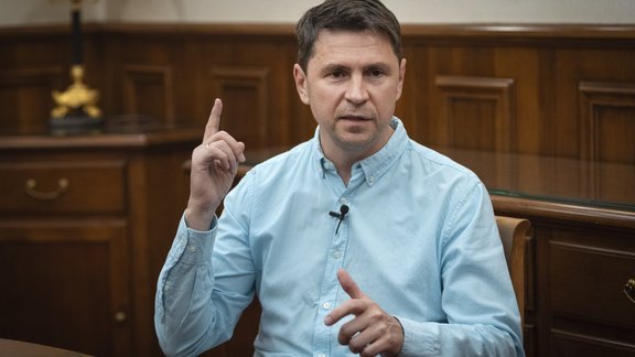 ASV sākušās "interesantas diskusijas". Intervija ar Mihailo Podoļaku