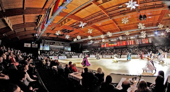 Latvijas sporta deju pāriem vairākas godalgotas vietas jubilejas 'Baltic Grand Prix 2022'