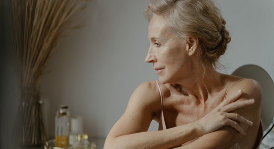 Injekcijas maksts elastībai, estrogēni un citas mūsdienu iespējas sievietes lēnākai novecošanai