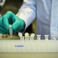 'Pfizer/BioNTech' vakcīna nav saistīta ar pēcvakcinācijas nāves gadījumiem, ziņo EZA