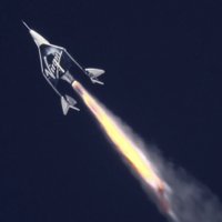 Миллиардер Брэнсон отправляется в космос на своем ракетоплане