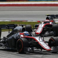 'McLaren' pilotus atkal gaida starta vietu sods