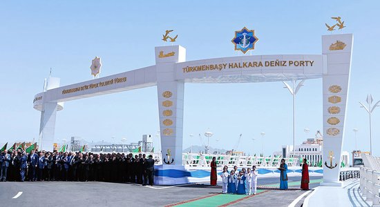 Turkmenistānas jaunais lepnums - milzu osta nekurienes vidū