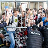 Krievijā ierosināta krimināllieta par 'masu nekārtību' organizēšanu sestdienas protestu laikā
