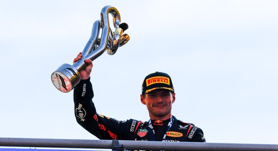 Макс Ферстаппен стал трехкратным чемпионом "Формулы-1"