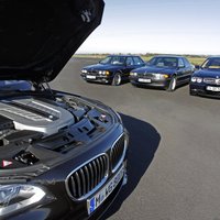 'BMW' saviem V12 dzinējiem svin 25 gadu jubileju