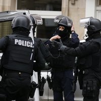 Francija trauksmes līmeni paaugstina līdz visaugstākajam, izvietos 7000 karavīru