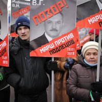 Maskavā tūkstoši piedalās gājienā pret adopciju uz ASV aizliegšanu