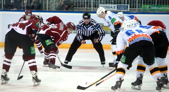 Рижское "Динамо" проводит второй домашний матч в чемпионате КХЛ