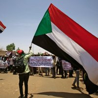 Sudānā militāristi vienojas varu tautai atdot trīs gadu laikā