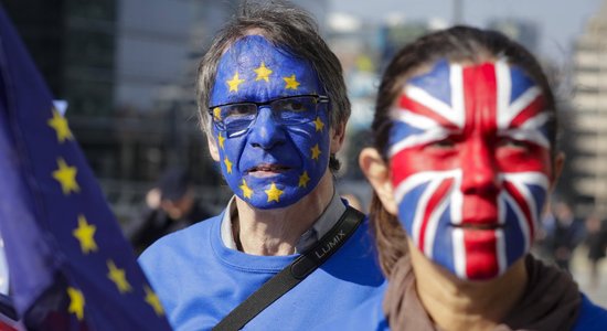 EK sāks procedūras pret Lielbritāniju par 'Brexit' vienošanās pārkāpšanu