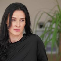 Solvita Kabakova: 'sēdēt' mājās ar bērniem ir grūtāk nekā doties uz darbu