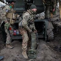 Krievija ukraiņu munīcijas trūkuma dēļ var veikt straujus izrāvienus, brīdina ISW