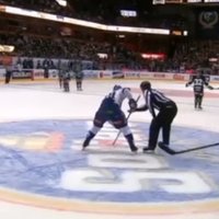 Video: Dīvains vārtu guvums Zviedrijas hokeja čempionātā