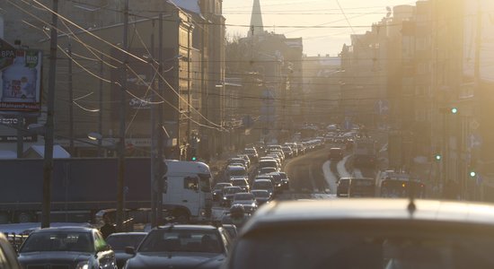 Reklāmas asociācija pauž bažas par reklāmas laukumu nomas izsoles norisi Rīgā