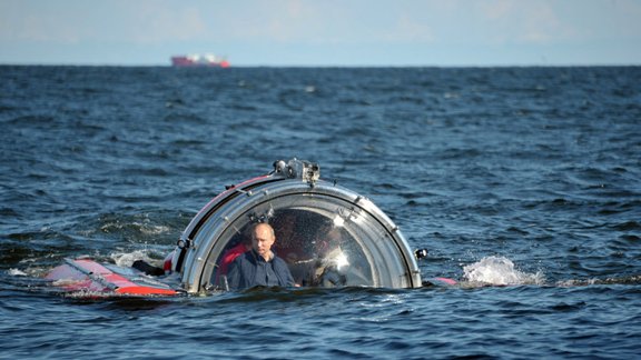 Valdimir Putin in submersible