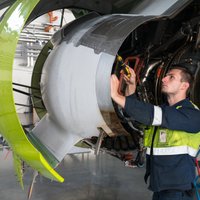 'airBaltic' plāno darbā pieņemt 50 mehāniķus