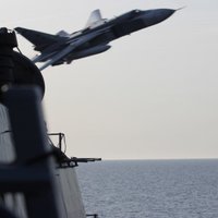 Pētnieks: Krievija ar bīstamajiem lidojumiem vēlas piespiest NATO apsvērt spēku nesūtīšanu uz Baltiju