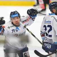 Bukartam nozīmīga loma 'Ridera' uzvarā IIHF Čempionu līgā, panākums arī Dzierkalam