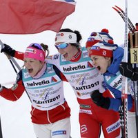 Norvēģijas sieviešu stafetes komanda sagādā Bjergenai 17. zelta medaļu PČ