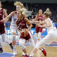 Latvijas basketbolistes paliek bez Vītolas un EČ ievadā sagurst pēc Lielbritānijas varenā izrāviena