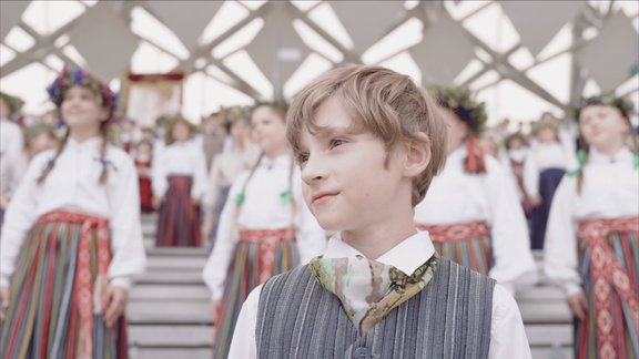 Pirmizrādi piedzīvos filma "Dziesmu avoti 1866" par pirmajiem skolēnu koru svētkiem Lazdonā