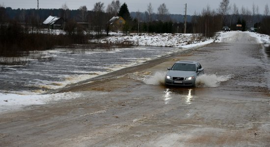 Plūdu draudu situācija Latvijas upēs saglabāsies līdz pavasarim