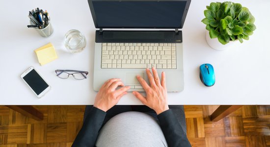Tests: Cik labi tu pārzini savas tiesības darba vidē grūtniecības laikā