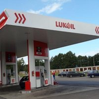 В Латвии исчезнут автозаправки под брендом Lukoil