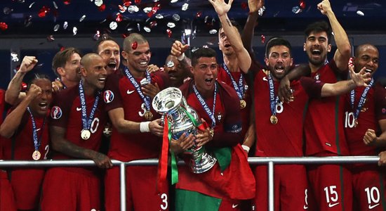 Portugāles futbolisti vēsturiski kļūst par Eiropas čempioniem