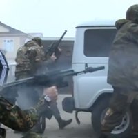 Video apkopojums: Groznijā notiek sīvas apšaudes