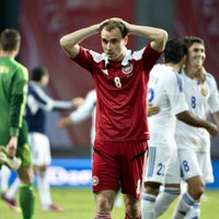 Armēnijas futbolisti pazemo Dāniju; Dienvidkoreja un Austrālija pietuvojas PK finālturnīram
