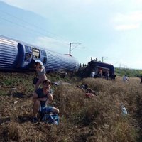Turcijā vilciena katastrofā bojāgājušo skaits sasniedzis 24