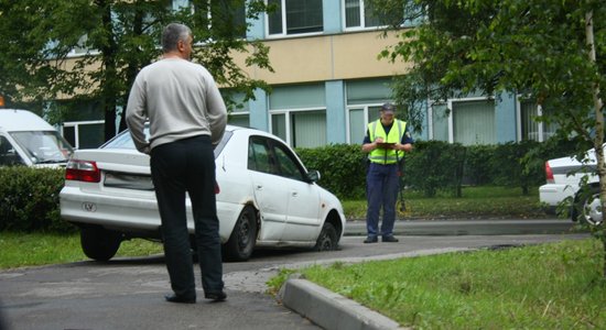 Apdrošinātājs: bedru problēma aktuāla ne tikai Latvijā