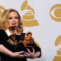 Певица Адель получила шесть наград "Грэмми"