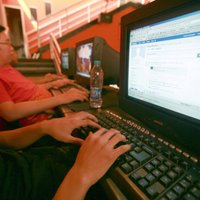Pēc kritiska raksta Tadžikistānā slēdz pieeju 'Facebook' un citām lapām
