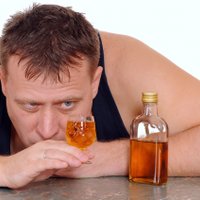 Britu zinātnieki radījuši 'bezpaģiru alkoholu' un nevar atrast investoru