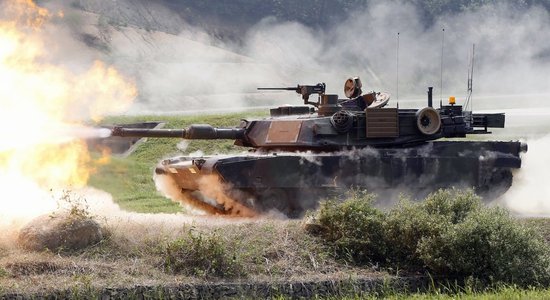 Pēc Krievijas 'Armata' prezentācijas arī Rietumvalstis steidzas attīstīt tankus