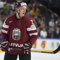 Džeriņš un Sprukts izlaidīs Latvijas hokeja izlases spēli pret Krieviju