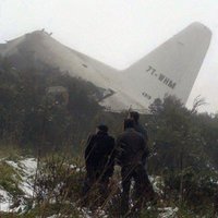 Traģiskajā lidmašīnas katastrofā Alžīrijā atrasts viens izdzīvojušais