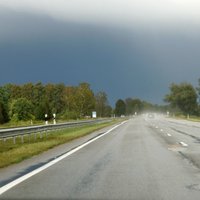 Из-за жары дороги в Латвии могут стать скользкими