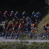 'Tour de France' posmā ar diviem sarežģītiem kāpumiem Neilands ierindojas 72.vietā
