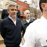 Джорджа Клуни вызывают в суд по делу об "оргиях" Берлускони